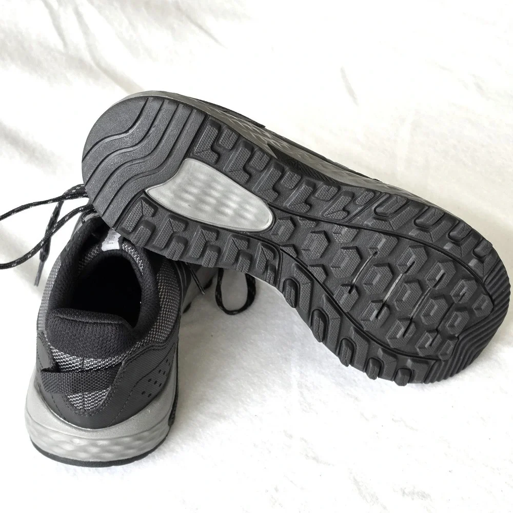 New Balance Unisex Mens 9 Womens 10.5 Trail Running Shoes Black Grey Sneakers